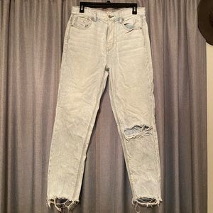 American Eagle High Rise Mom Jean